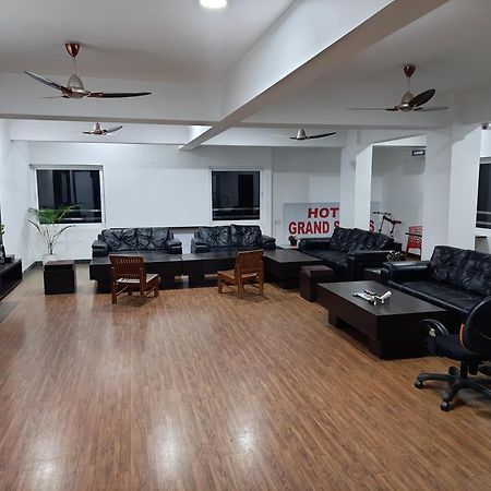 Hotel Grand Suites Ιντόρ Εξωτερικό φωτογραφία